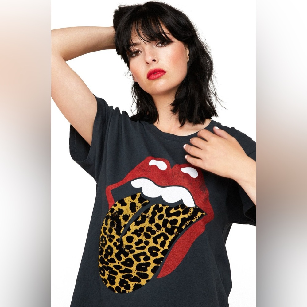 Daydream Graphic Tee with Leopard Tongue Design